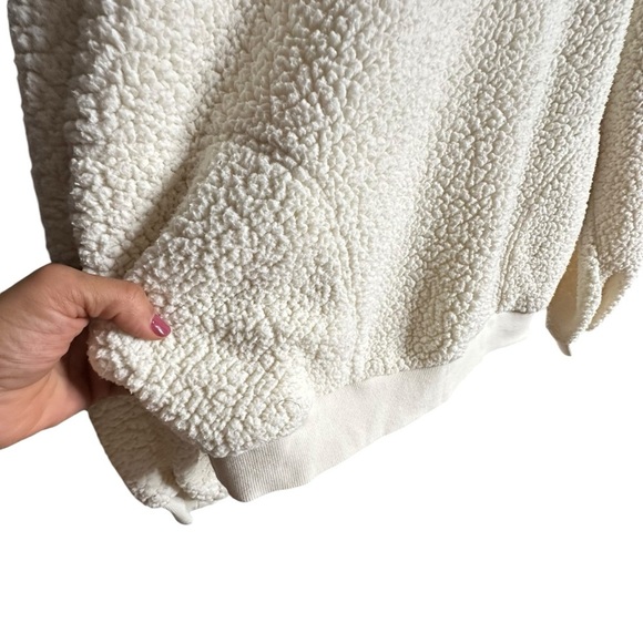 5 for $40 SALE! Universal Threads Sherpa Beige Two Pocket Hoodie sz L - Picture 5 of 9